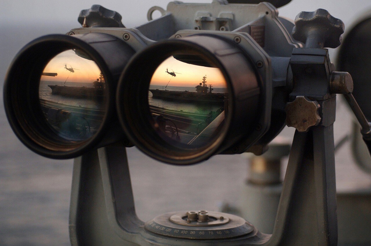 binoculars-67535_1280